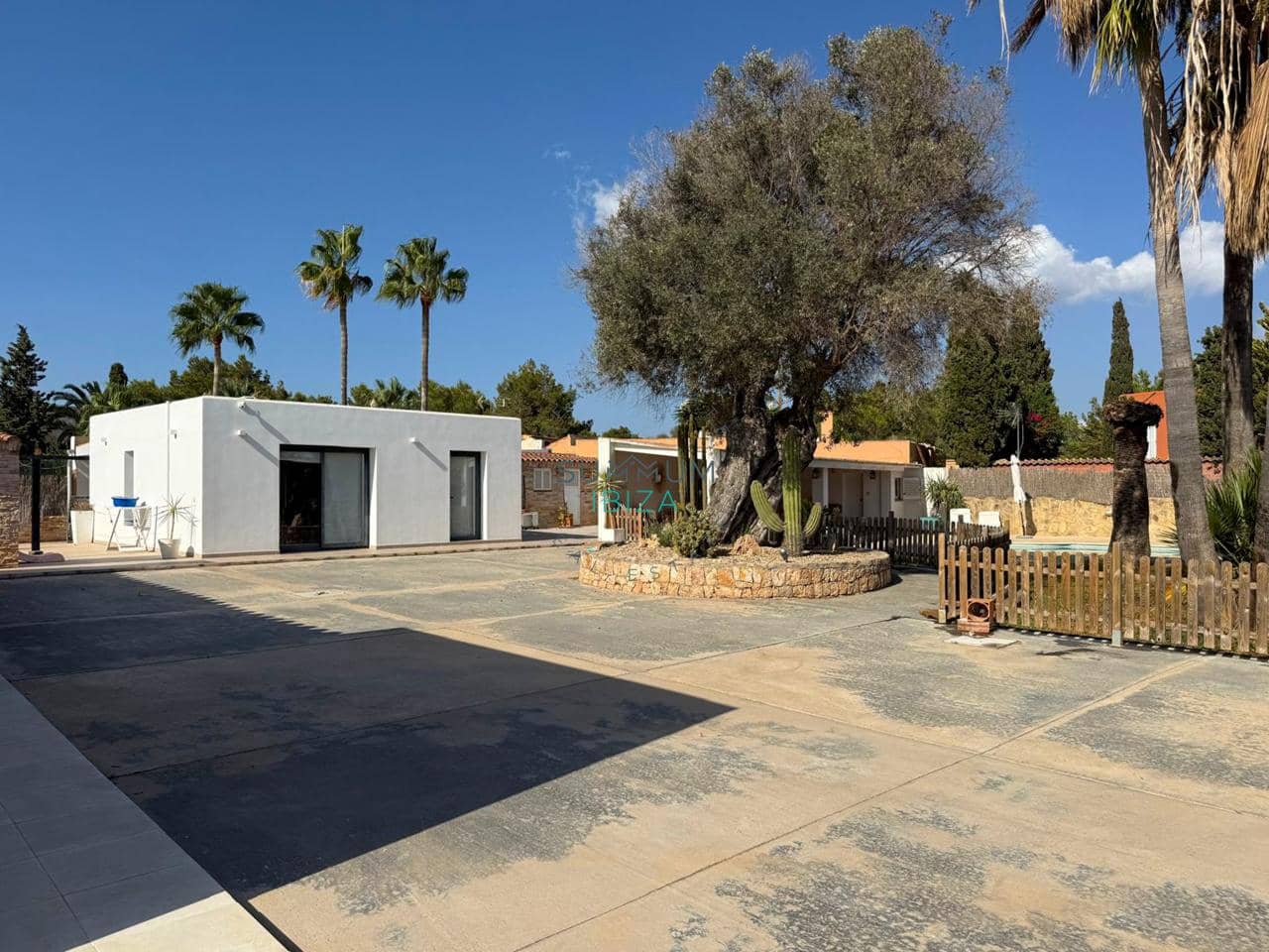 3 soverom Villa til salgs i Sant Jordi de Ses Salines med svømmebasseng garasje - € 2 200 000 (Ref: 10055786)