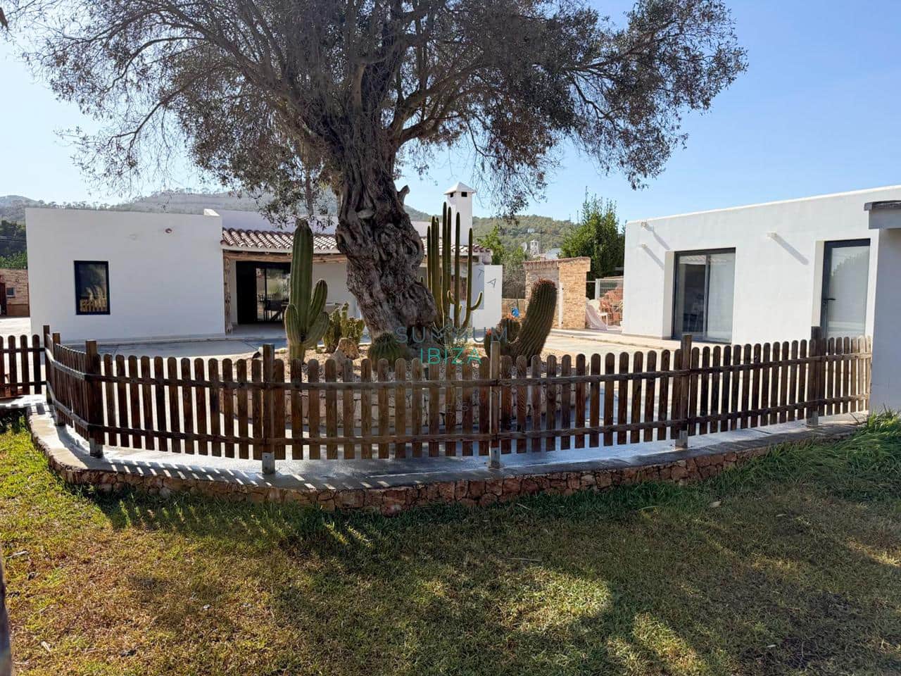 3 soverom Villa til salgs i Sant Jordi de Ses Salines med svømmebasseng garasje - € 2 200 000 (Ref: 10055786)