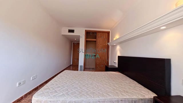 3 slaapkamer Flat te koop in Puig de'n Valls, Santa Eulalia / Santa Eularia met garage - € 620.000 (Ref: 10084946)