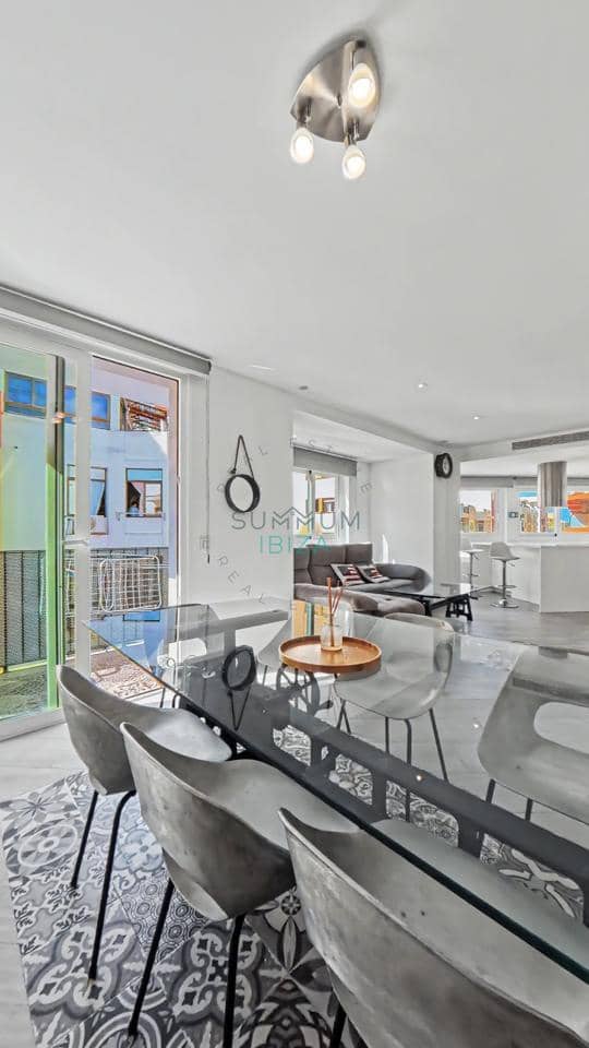 2 bedroom Flat for sale in Ibiza / Eivissa town - € 515,000 (Ref: 10168016)