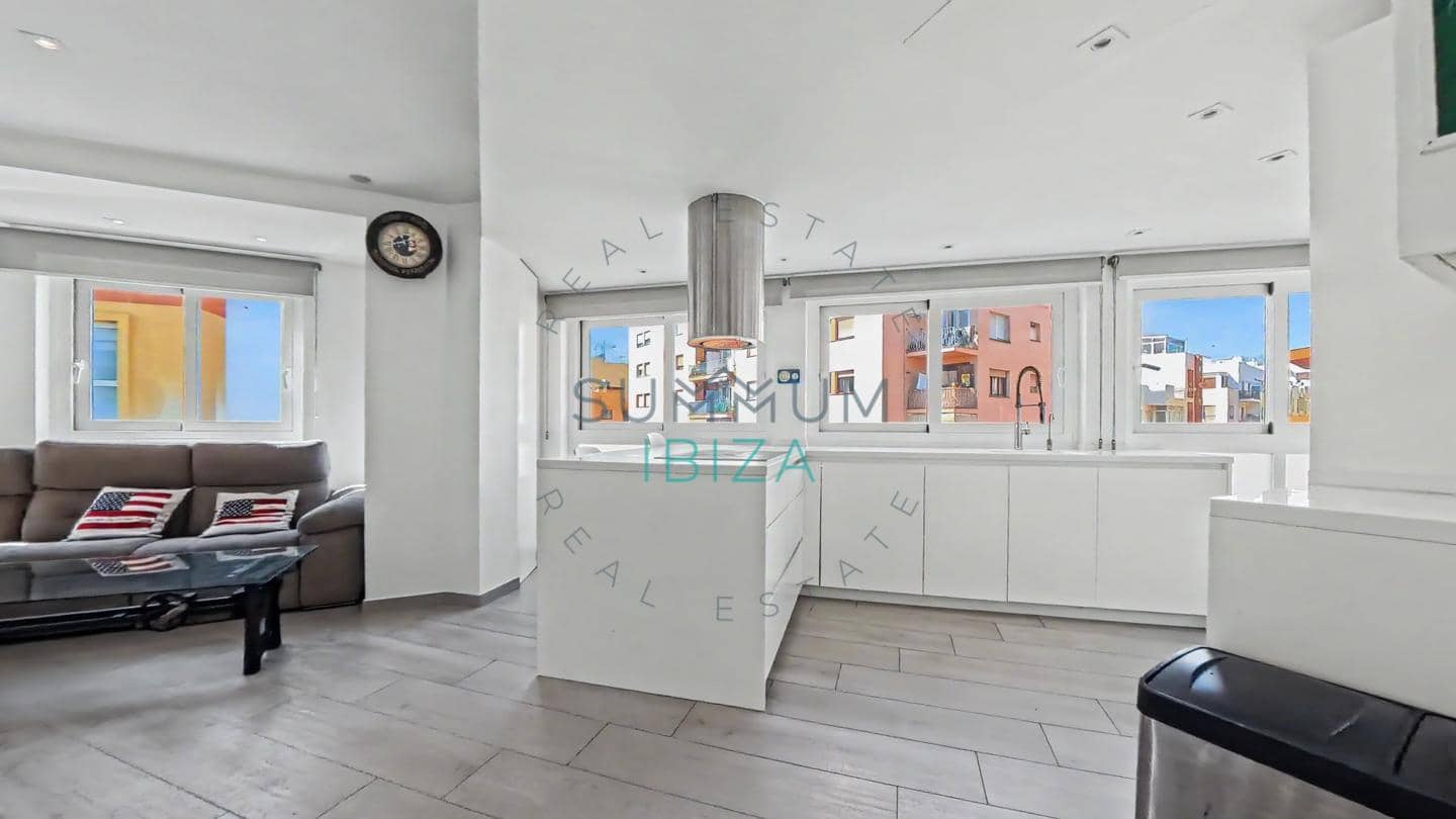 2 bedroom Flat for sale in Ibiza / Eivissa town - € 515,000 (Ref: 10168016)