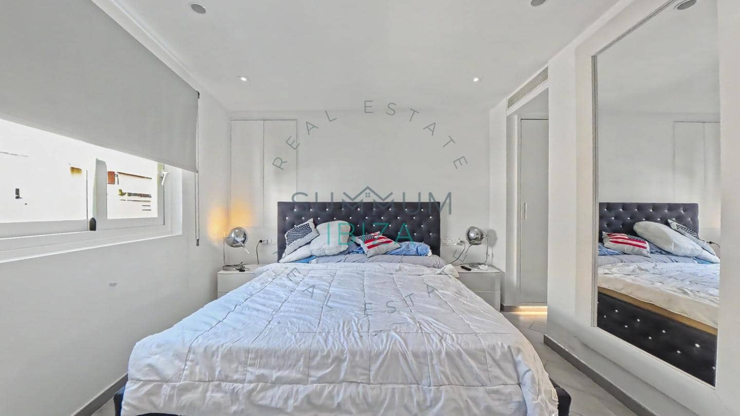 2 bedroom Flat for sale in Ibiza / Eivissa town - € 515,000 (Ref: 10168016)