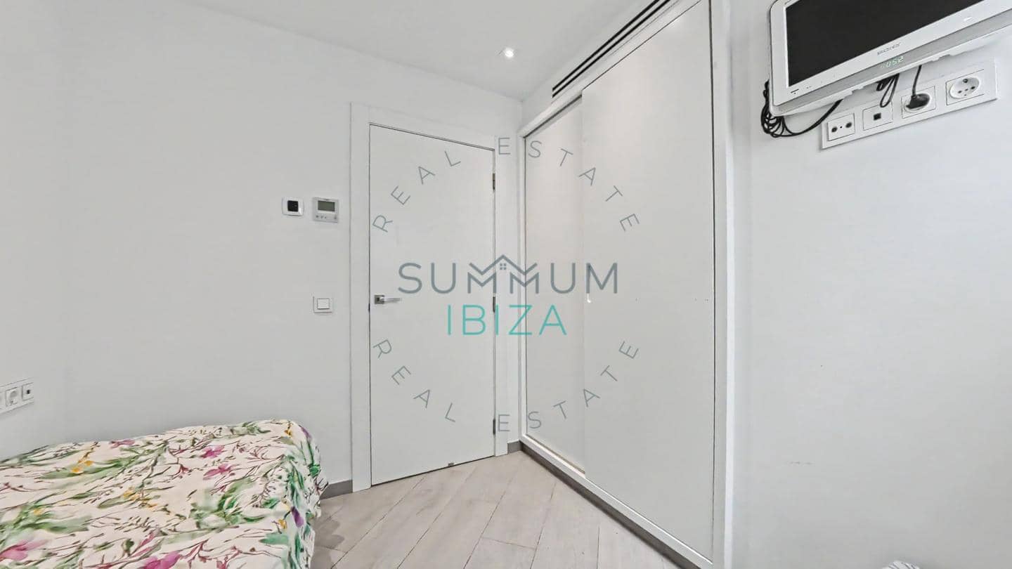 2 bedroom Flat for sale in Ibiza / Eivissa town - € 515,000 (Ref: 10168016)