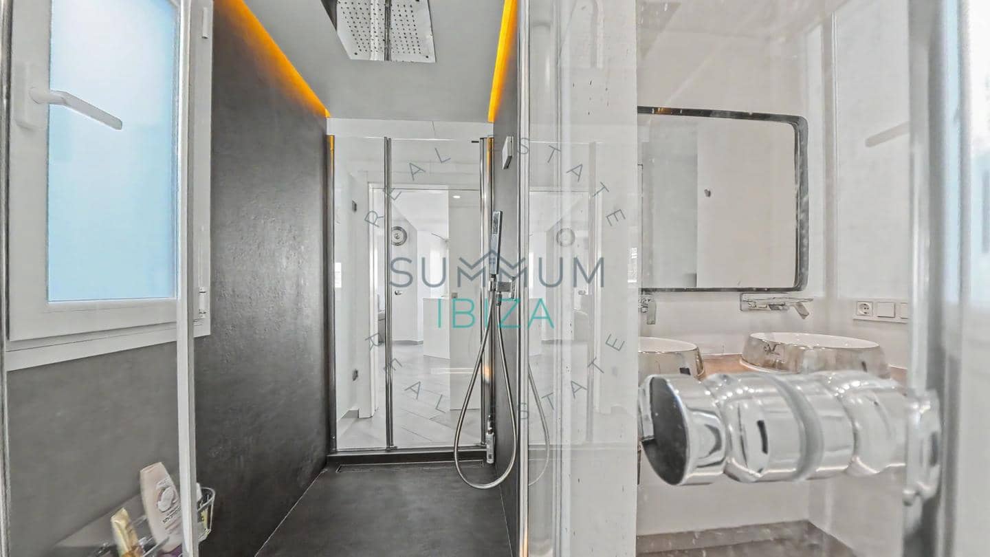 2 bedroom Flat for sale in Ibiza / Eivissa town - € 515,000 (Ref: 10168016)