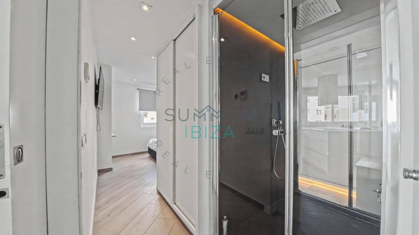 2 bedroom Flat for sale in Ibiza / Eivissa town - € 515,000 (Ref: 10168016)