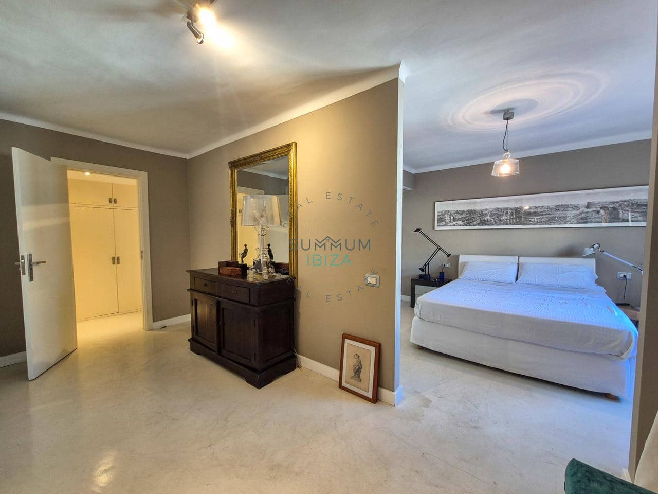 2 bedroom Flat for sale in Ibiza / Eivissa town - € 720,000 (Ref: 9804785)