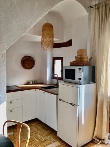 1 slaapkamer Flat te huur in Ibiza dorp - € 4.000 (Ref: 9834887)