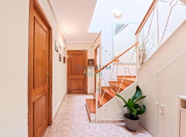 3 sovrum Villa till salu i Ibiza stad med garage - 695 000 € (Ref: 9877745)