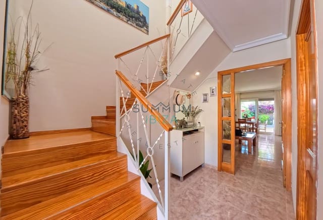 3 sovrum Villa till salu i Ibiza stad med garage - 695 000 € (Ref: 9877745)