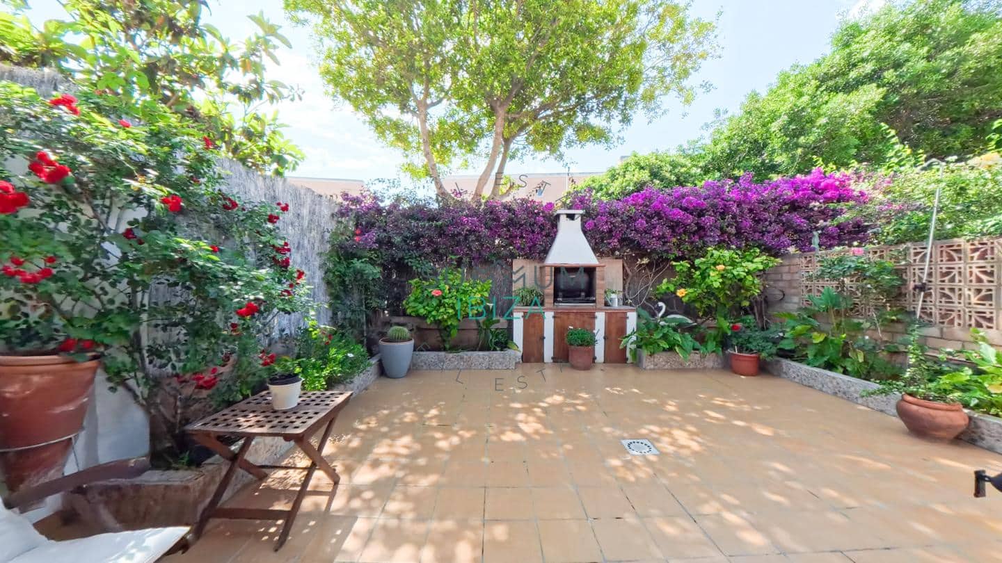 3 chambre Villa/Maison à vendre à Ibiza ville avec garage - 695 000 € (Ref: 9877745)