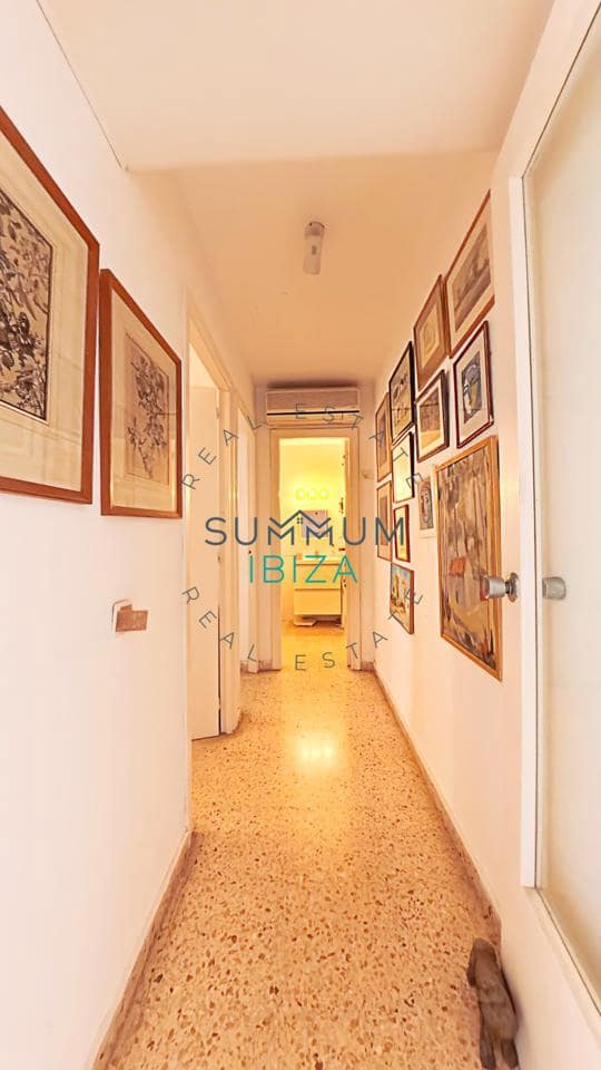 2 bedroom Flat for sale in Ibiza / Eivissa town with garage - € 515,000 (Ref: 9958692)