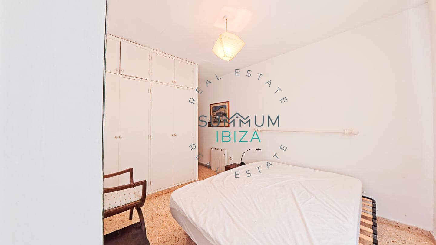 2 bedroom Flat for sale in Ibiza / Eivissa town with garage - € 515,000 (Ref: 9958692)