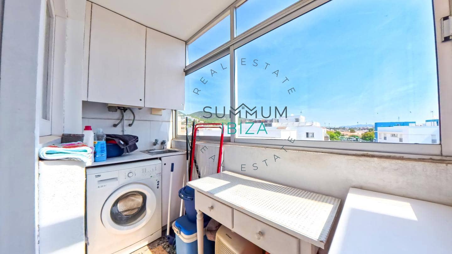 2 bedroom Flat for sale in Ibiza / Eivissa town with garage - € 515,000 (Ref: 9958692)