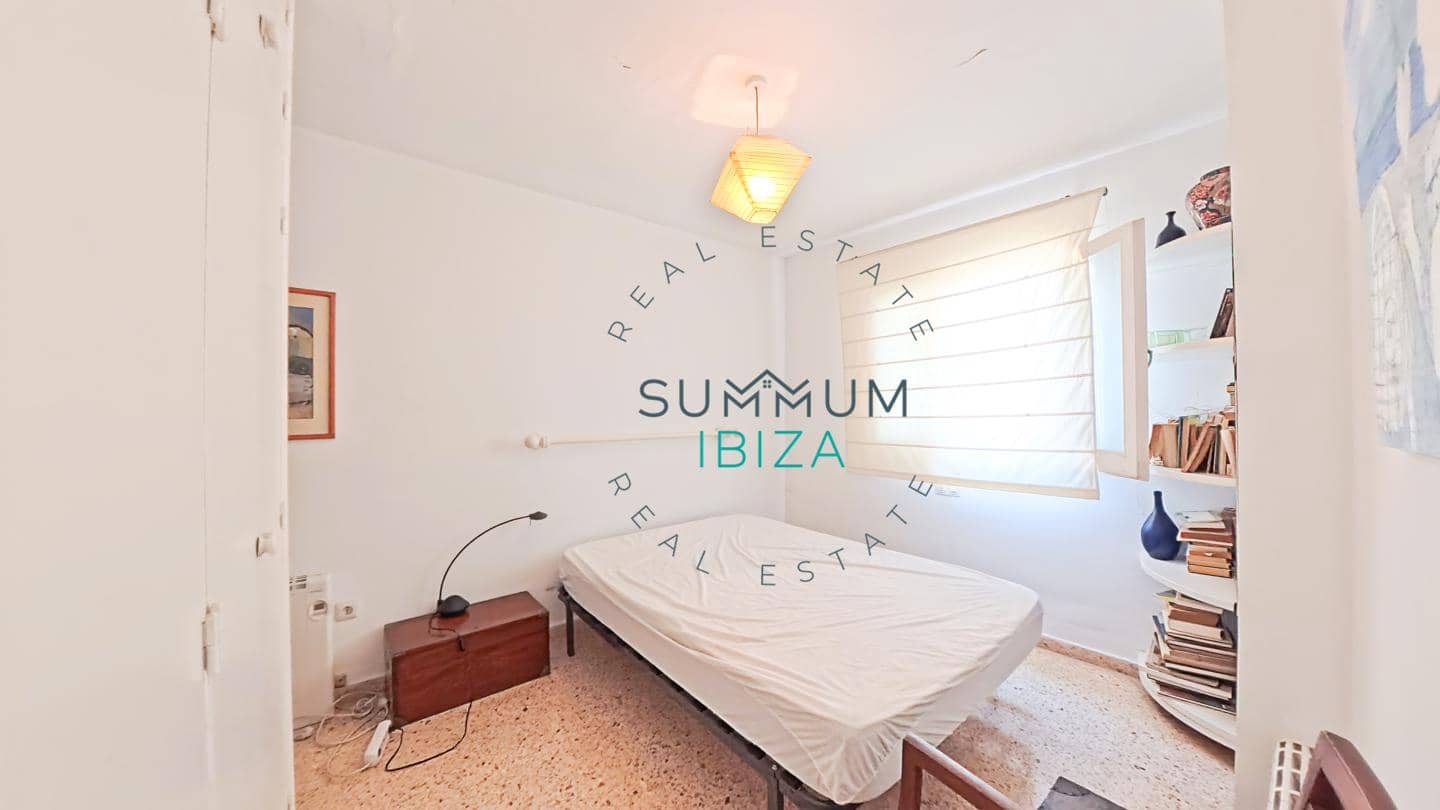 2 bedroom Flat for sale in Ibiza / Eivissa town with garage - € 515,000 (Ref: 9958692)