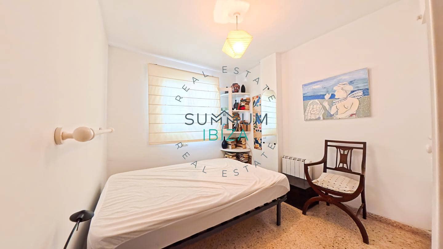 2 bedroom Flat for sale in Ibiza / Eivissa town with garage - € 515,000 (Ref: 9958692)