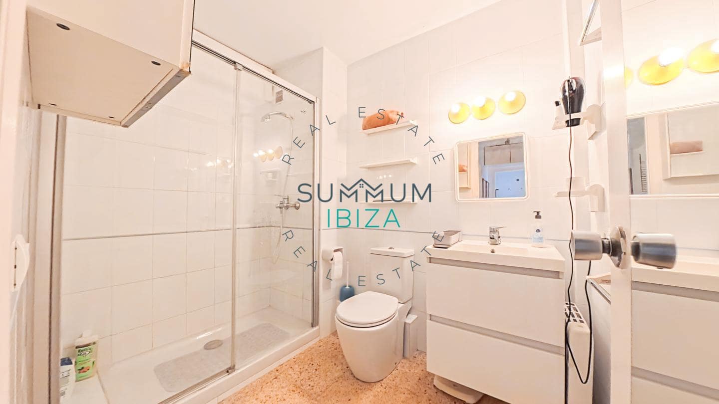 2 bedroom Flat for sale in Ibiza / Eivissa town with garage - € 515,000 (Ref: 9958692)