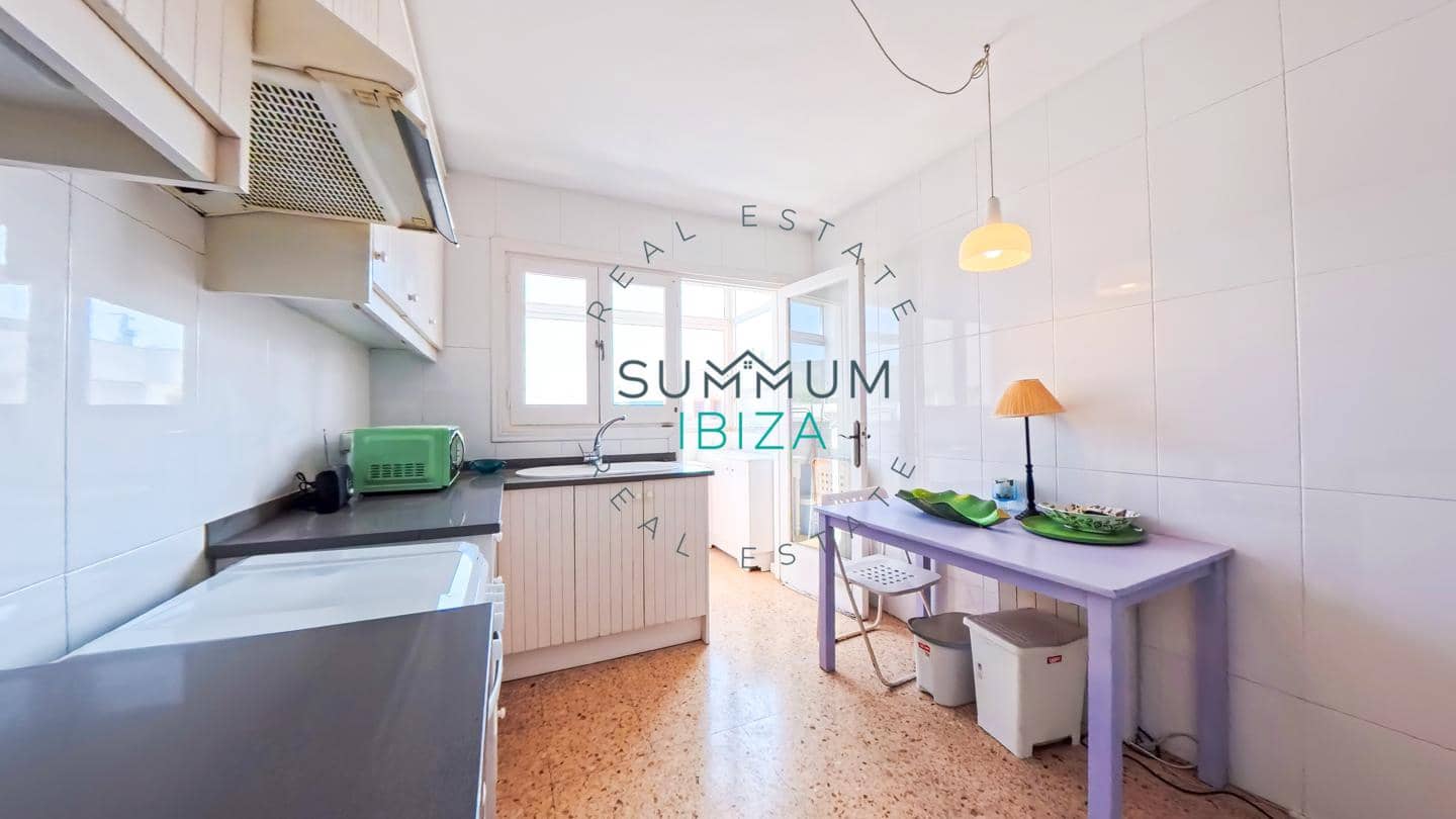 2 bedroom Flat for sale in Ibiza / Eivissa town with garage - € 515,000 (Ref: 9958692)