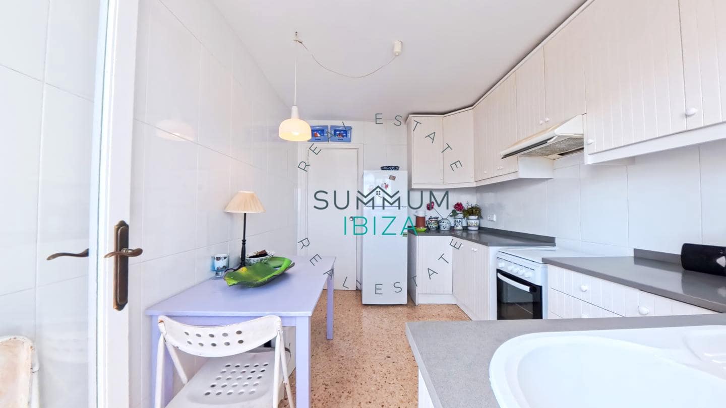 2 bedroom Flat for sale in Ibiza / Eivissa town with garage - € 515,000 (Ref: 9958692)