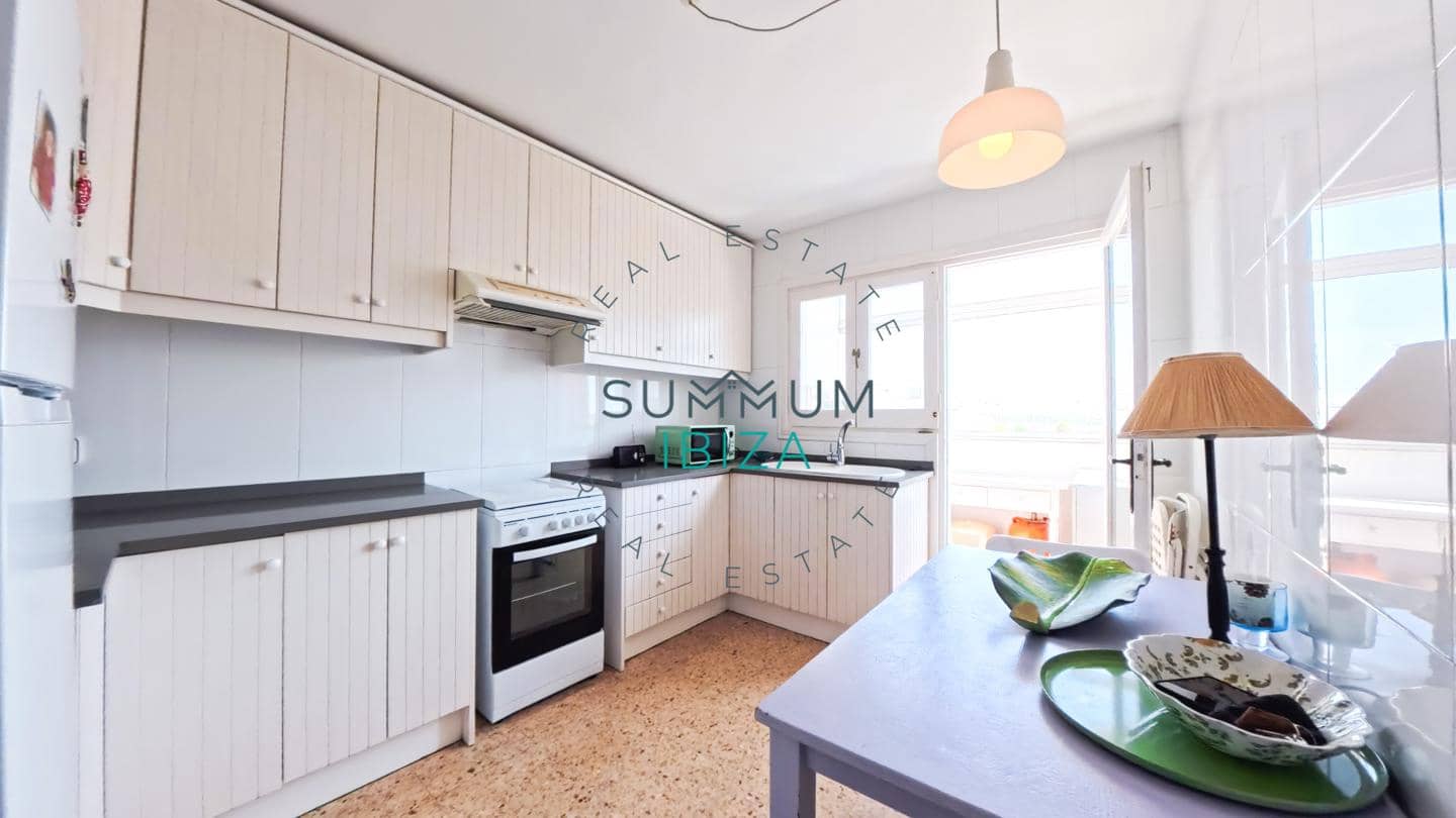 2 bedroom Flat for sale in Ibiza / Eivissa town with garage - € 515,000 (Ref: 9958692)