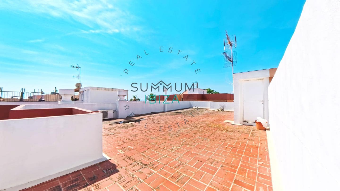 2 bedroom Flat for sale in Ibiza / Eivissa town with garage - € 515,000 (Ref: 9958692)