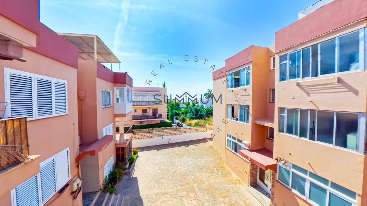 2 bedroom Flat for sale in Ibiza / Eivissa town with garage - € 515,000 (Ref: 9958692)