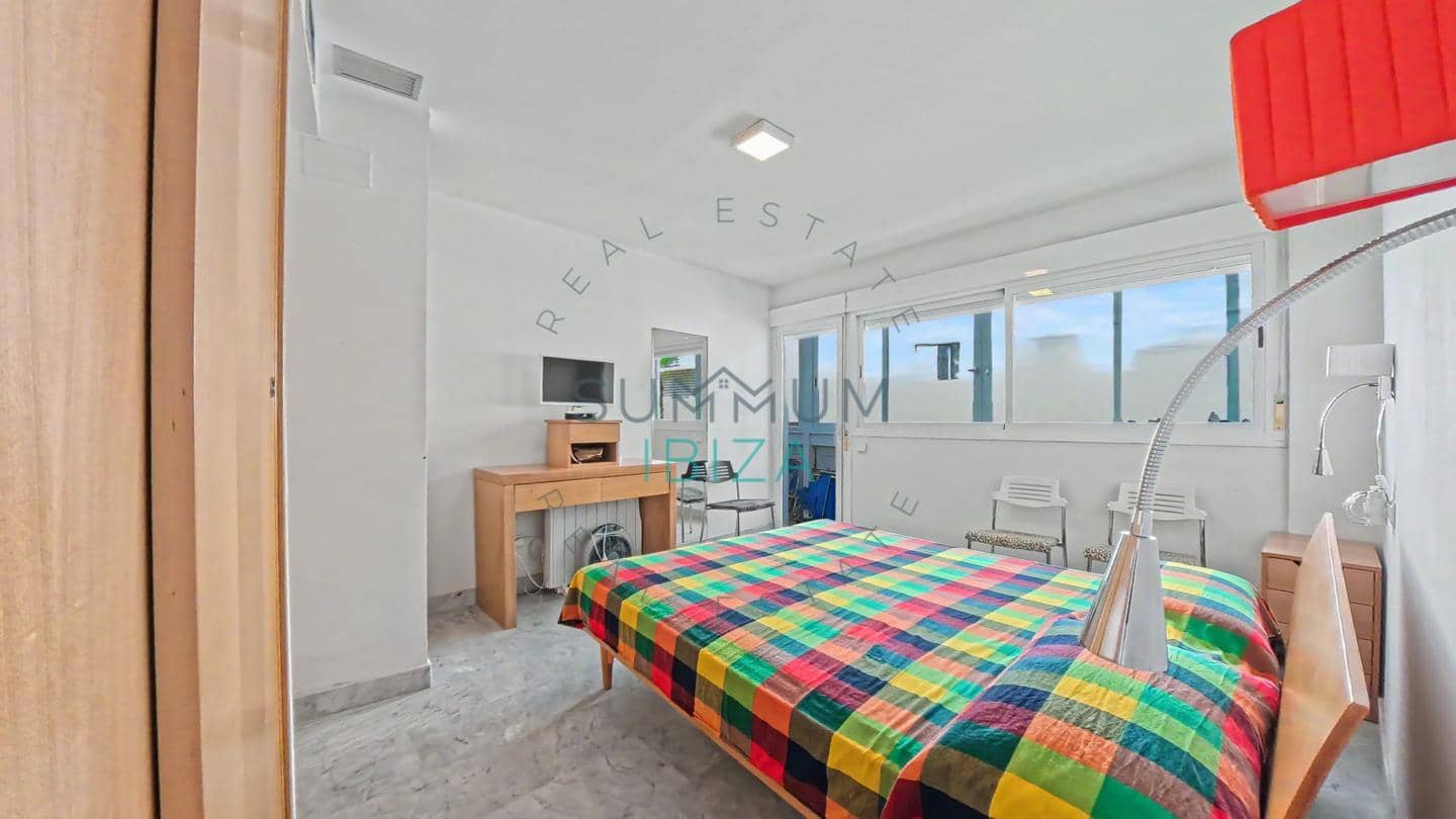 2 soveværelse Lejlighed til salg i Ibiza by med swimmingpool garage - € 1.270.000 (Ref: 9996397)
