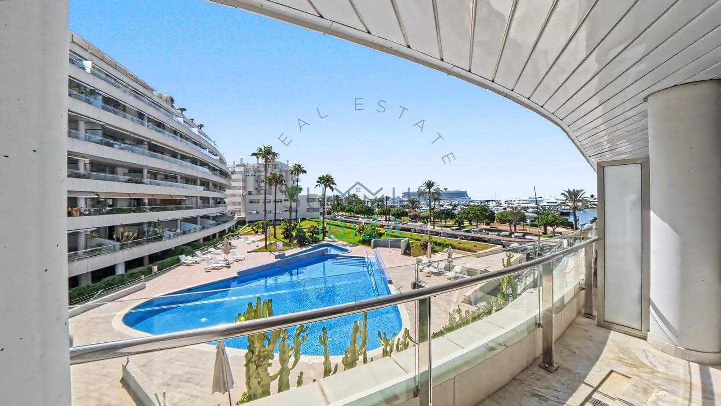 2 soveværelse Lejlighed til salg i Ibiza by med swimmingpool garage - € 1.270.000 (Ref: 9996397)