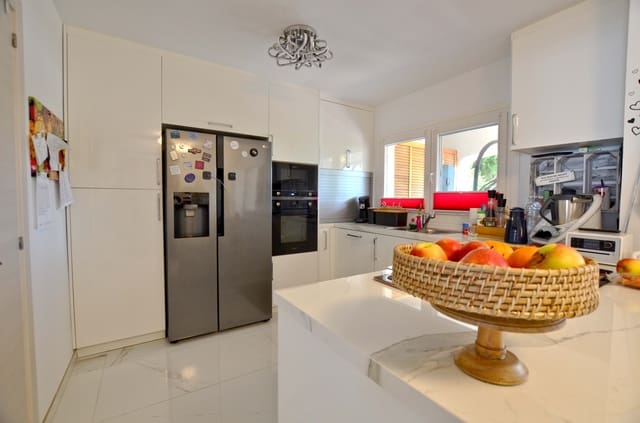 3 slaapkamer Rijtjeshuis te koop in Badia Blava, Llucmajor met zwembad garage - € 910.000 (Ref: 7571036)