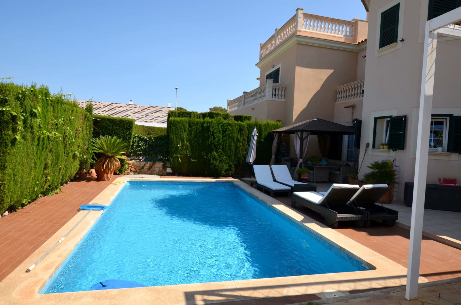 4 soveværelse Rækkehus til salg i Puig de Ros med swimmingpool garage - € 850.000 (Ref: 7659385)