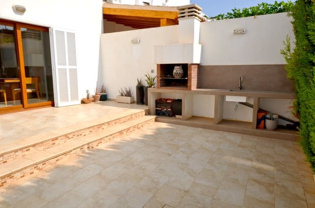 5 slaapkamer Rijtjeshuis te koop in Son Veri Nou, Llucmajor met garage - € 770.000 (Ref: 8785782)