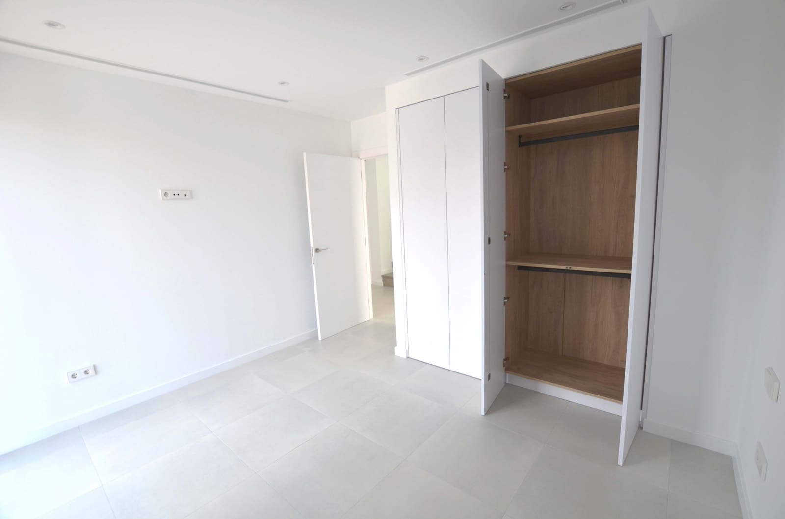 3 soveværelse Rækkehus til salg i Puig de Ros med swimmingpool garage - € 1.400.000 (Ref: 9037848)