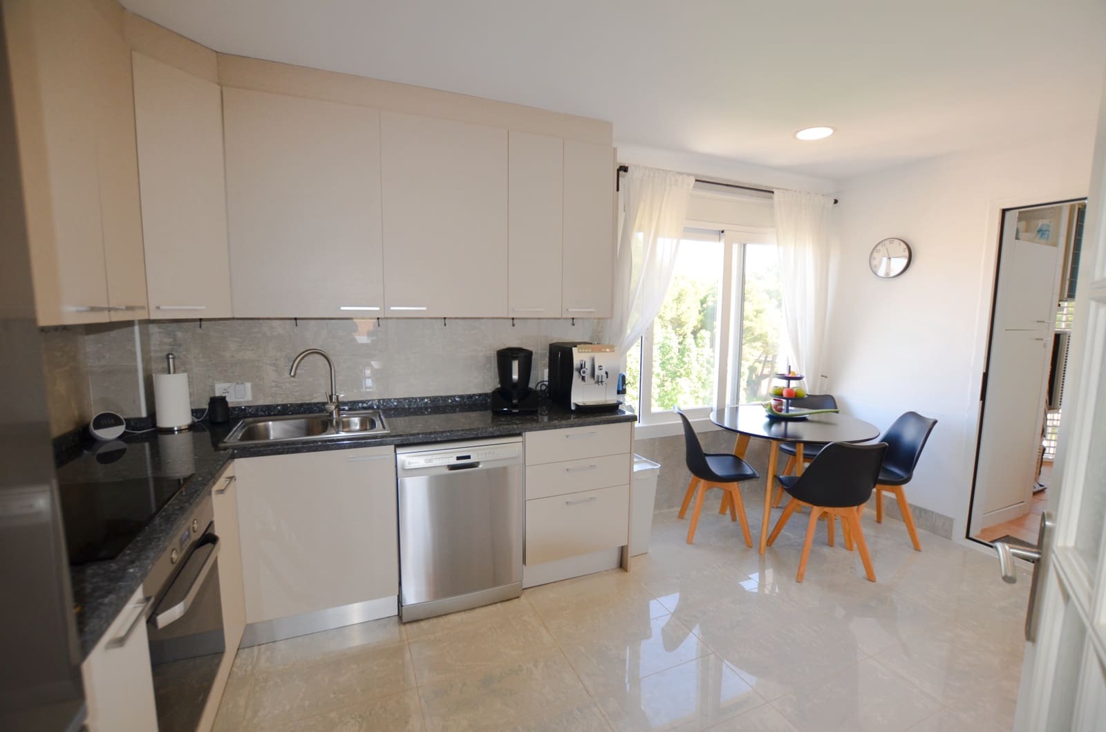 3 makuuhuone Huoneisto myytävänä paikassa Maioris Decima mukana uima-altaan - 595 000 € (Ref: 9246151)