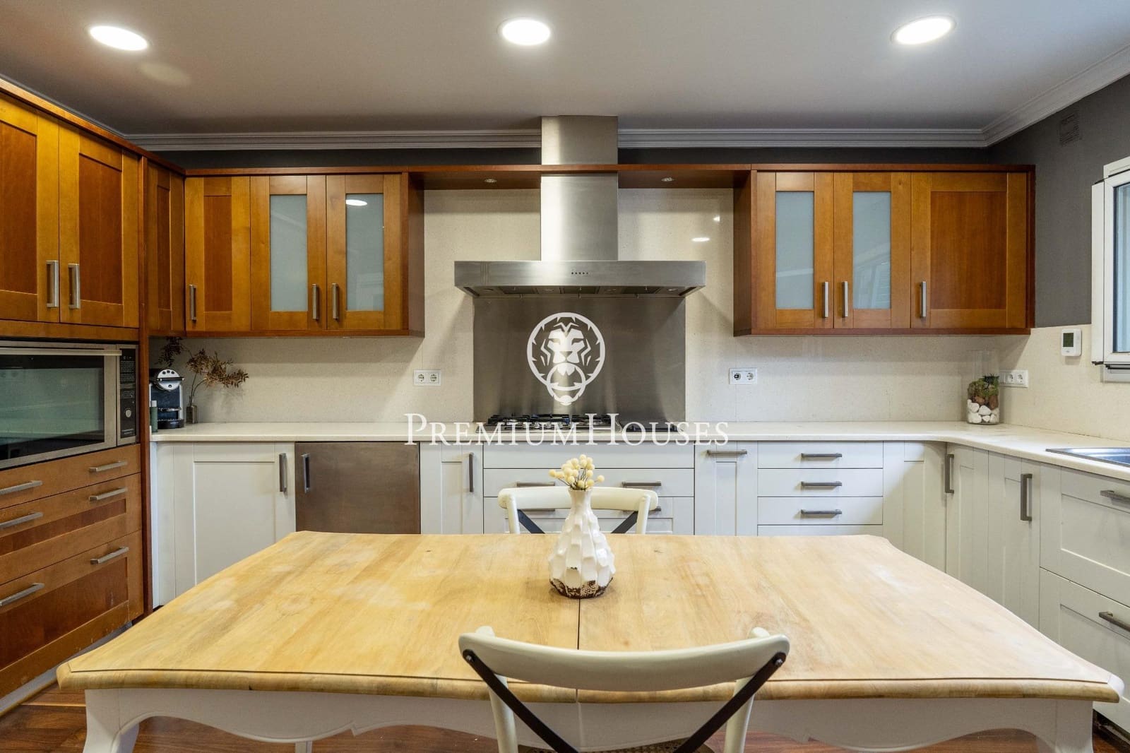 6 bedroom Villa for sale in Tarragona city - € 795,000 (Ref: 10006598)