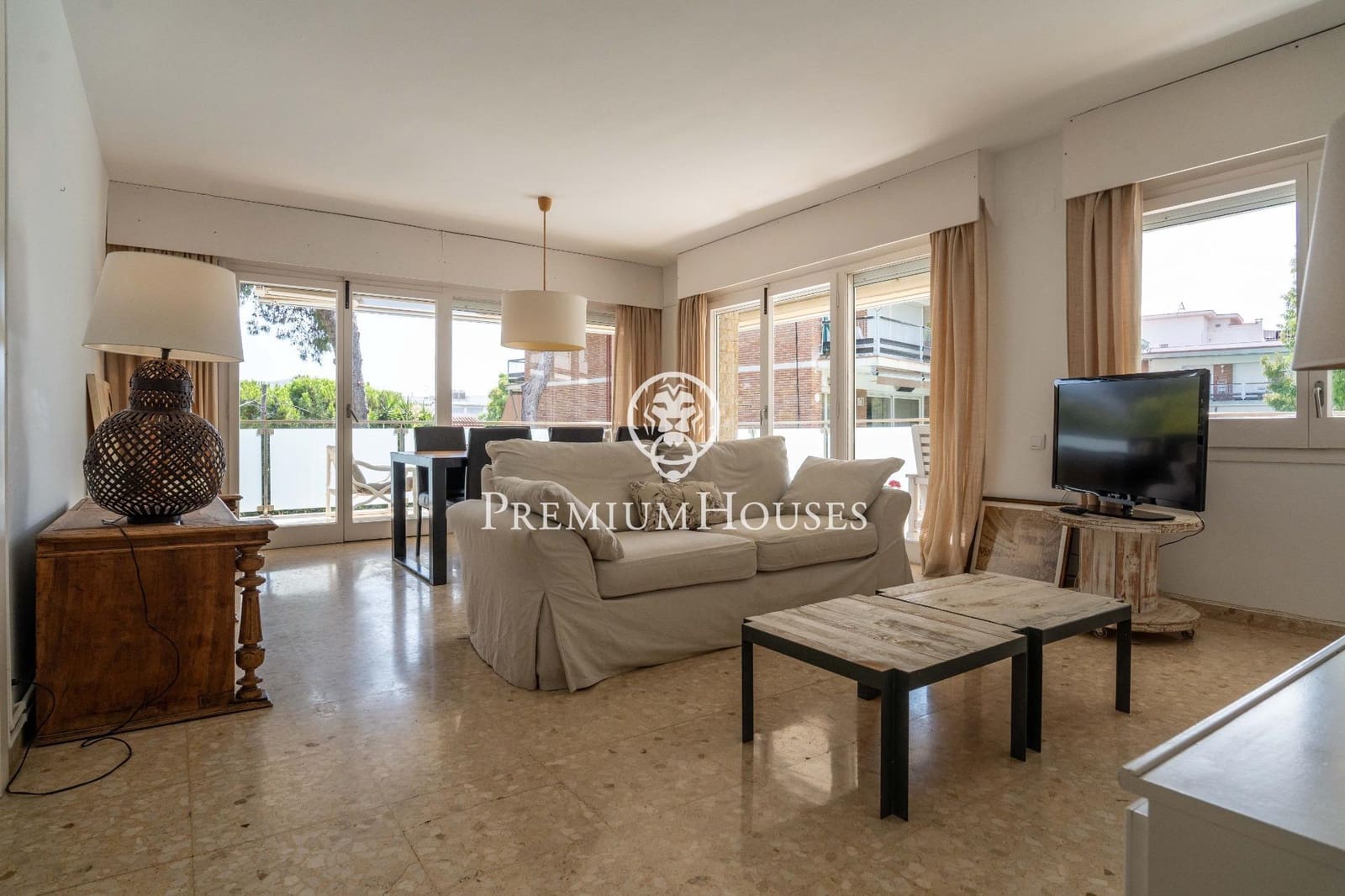 4 sypialnia Mieszkanie do wynajęcia w Sitges z basenem garażem - 2 400 € (Ref: 10015784)