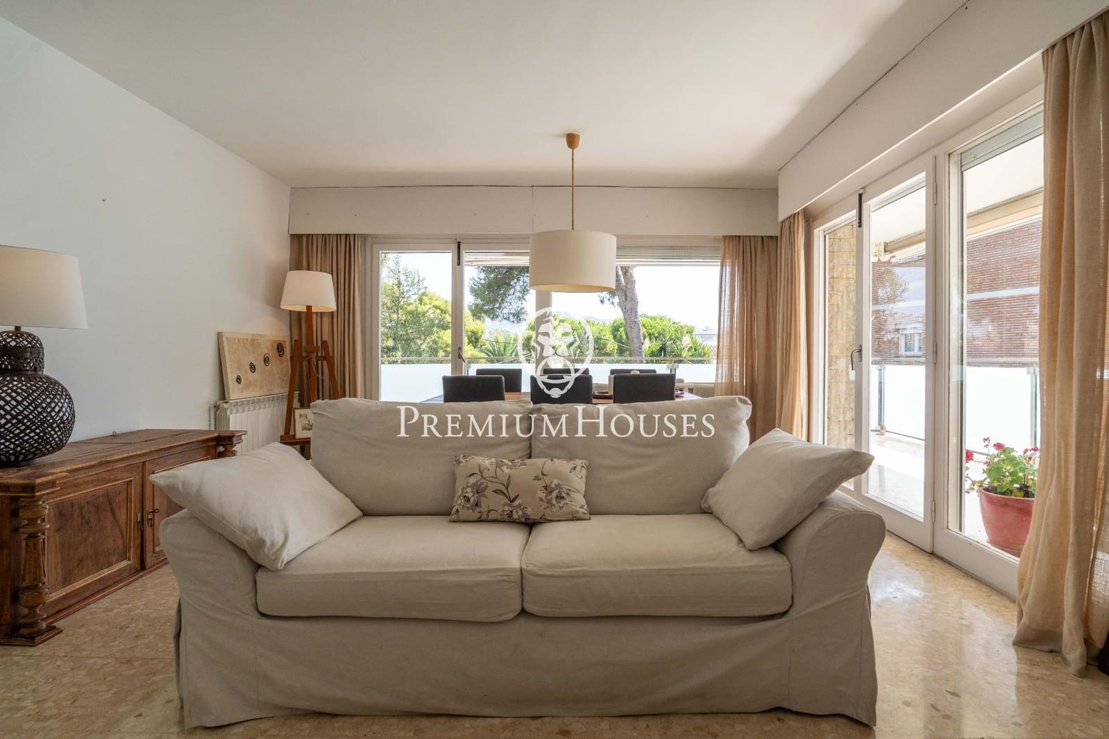 4 sypialnia Mieszkanie do wynajęcia w Sitges z basenem garażem - 2 400 € (Ref: 10015784)