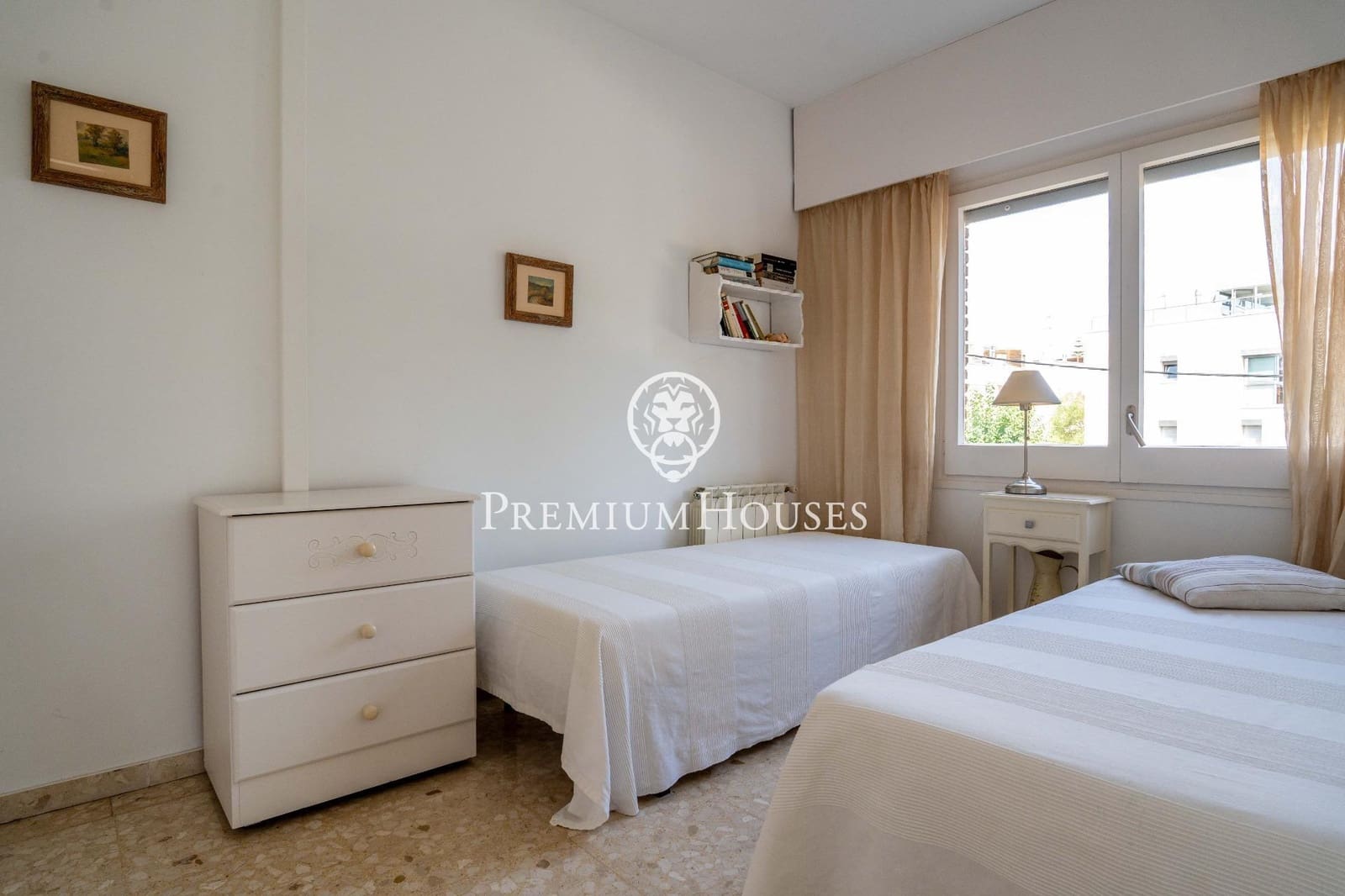 4 sypialnia Mieszkanie do wynajęcia w Sitges z basenem garażem - 2 400 € (Ref: 10015784)