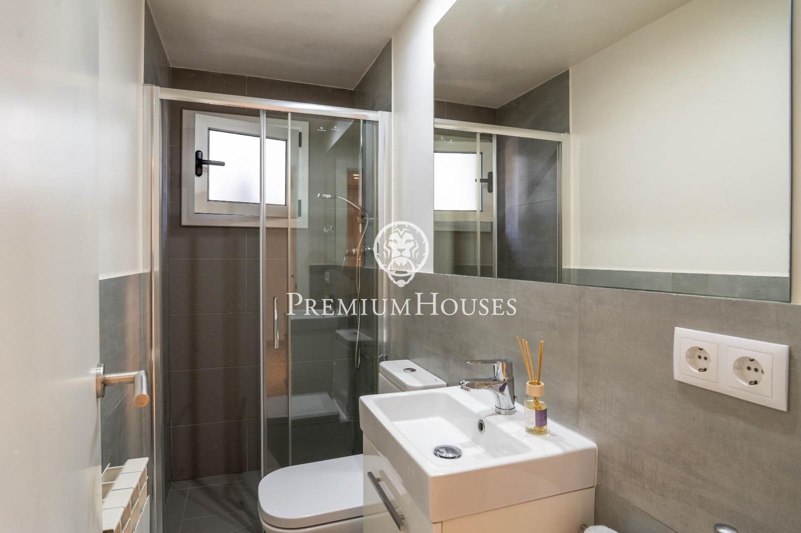 4 sypialnia Mieszkanie do wynajęcia w Sitges z basenem garażem - 2 400 € (Ref: 10015784)