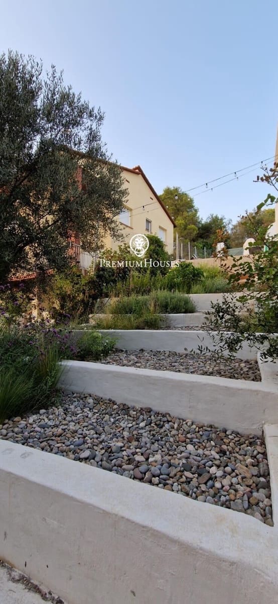 5 bedroom Villa for sale in Sant Pere de Ribes with pool garage - € 520,000 (Ref: 10021119)