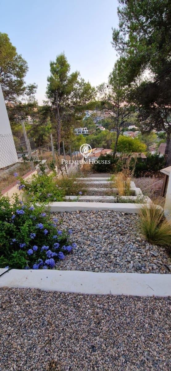 5 bedroom Villa for sale in Sant Pere de Ribes with pool garage - € 520,000 (Ref: 10021119)