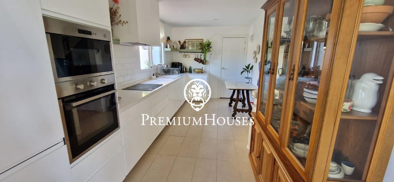 5 bedroom Villa for sale in Sant Pere de Ribes with pool garage - € 520,000 (Ref: 10021119)