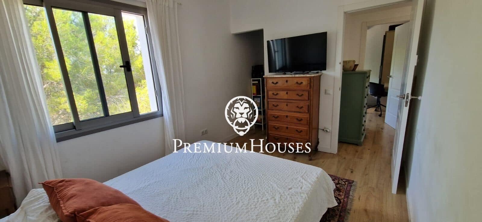 5 bedroom Villa for sale in Sant Pere de Ribes with pool garage - € 520,000 (Ref: 10021119)