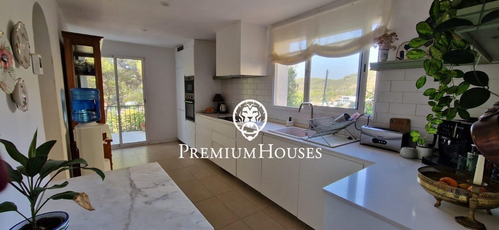 5 bedroom Villa for sale in Sant Pere de Ribes with pool garage - € 520,000 (Ref: 10021119)