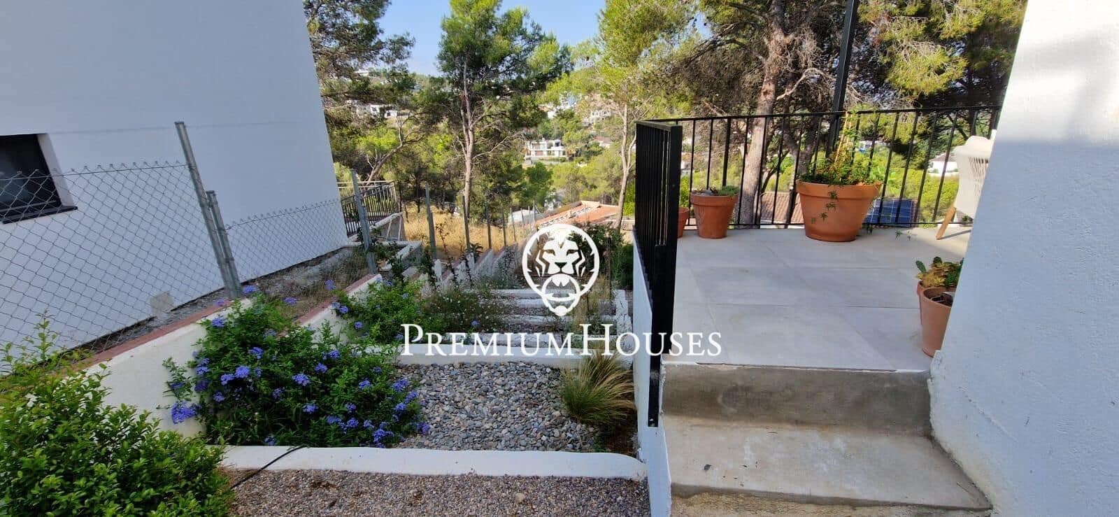 5 bedroom Villa for sale in Sant Pere de Ribes with pool garage - € 520,000 (Ref: 10021119)