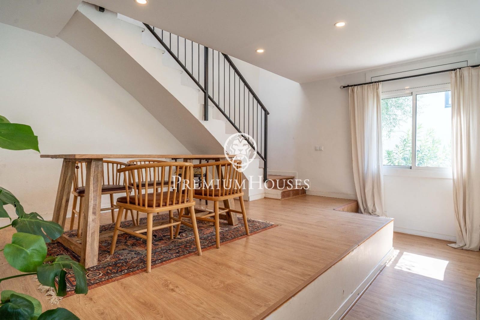 4 bedroom Villa for sale in Sant Pere de Ribes with pool garage - € 520,000 (Ref: 10021119)