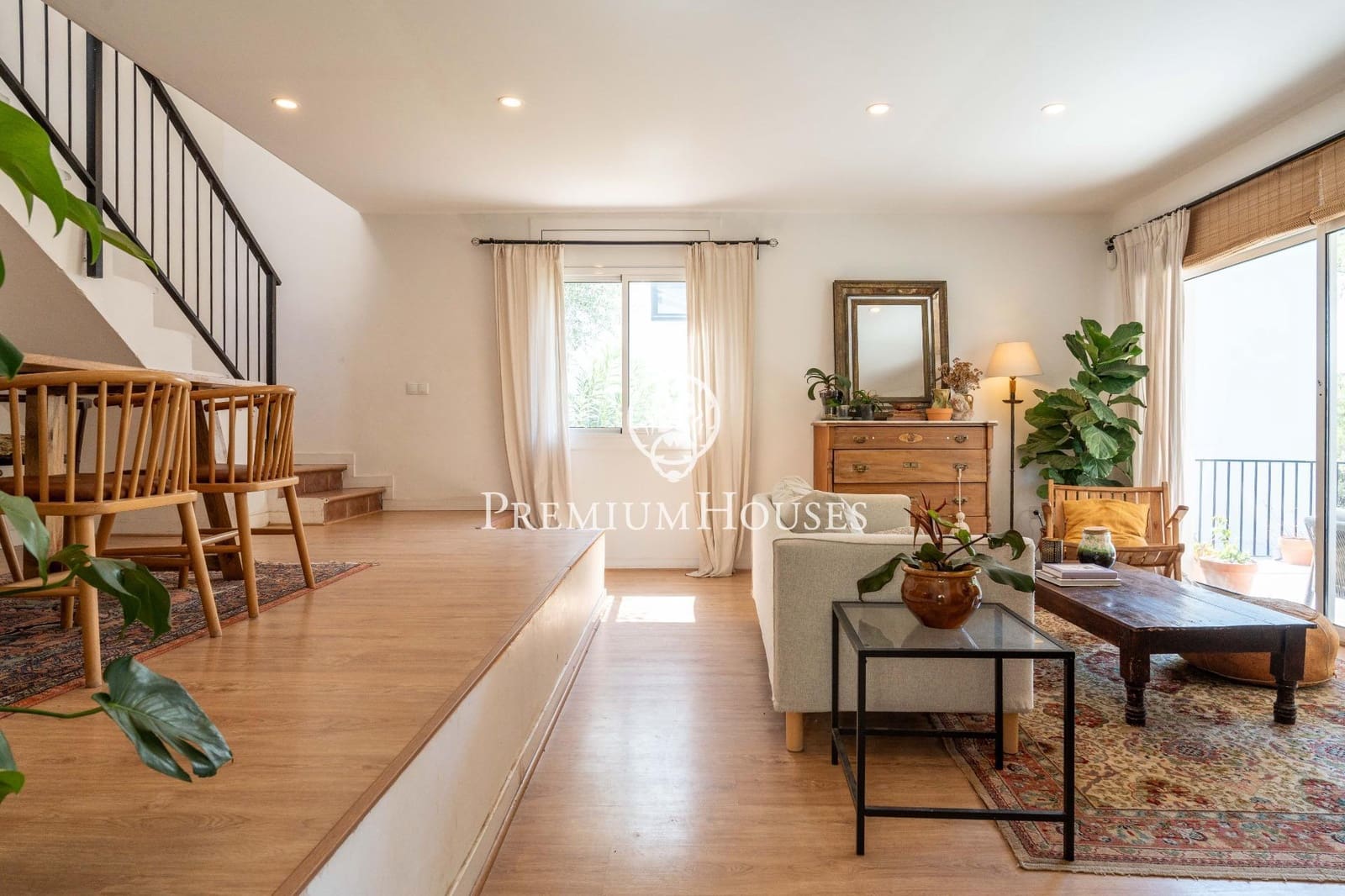 4 bedroom Villa for sale in Sant Pere de Ribes with pool garage - € 520,000 (Ref: 10021119)