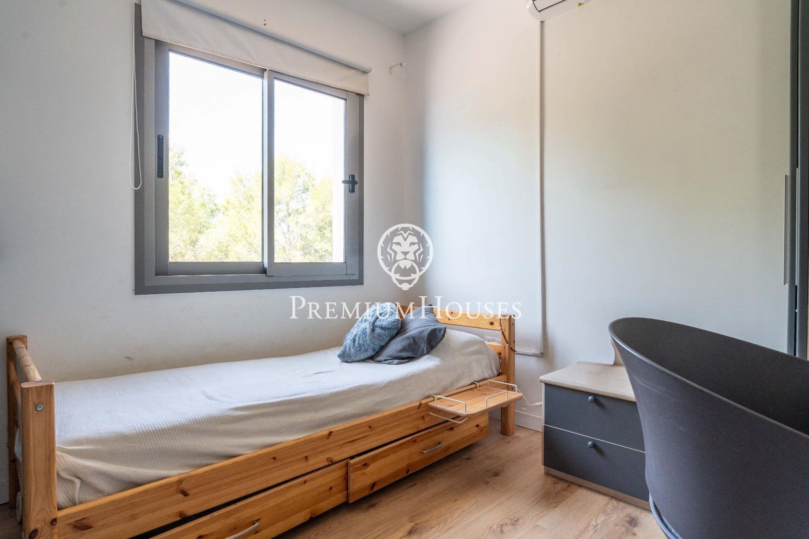 4 bedroom Villa for sale in Sant Pere de Ribes with pool garage - € 520,000 (Ref: 10021119)