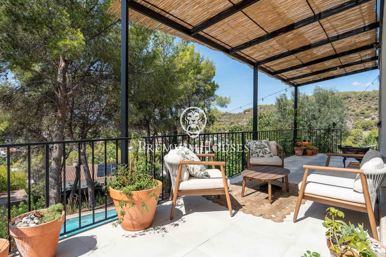 4 bedroom Villa for sale in Sant Pere de Ribes with pool garage - € 520,000 (Ref: 10021119)