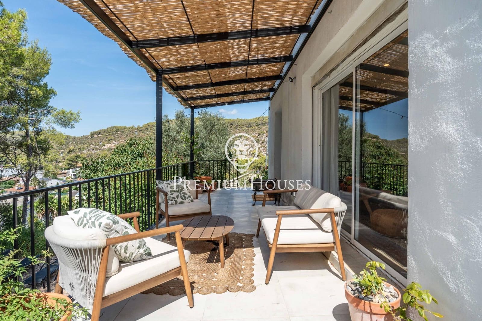 4 bedroom Villa for sale in Sant Pere de Ribes with pool garage - € 520,000 (Ref: 10021119)