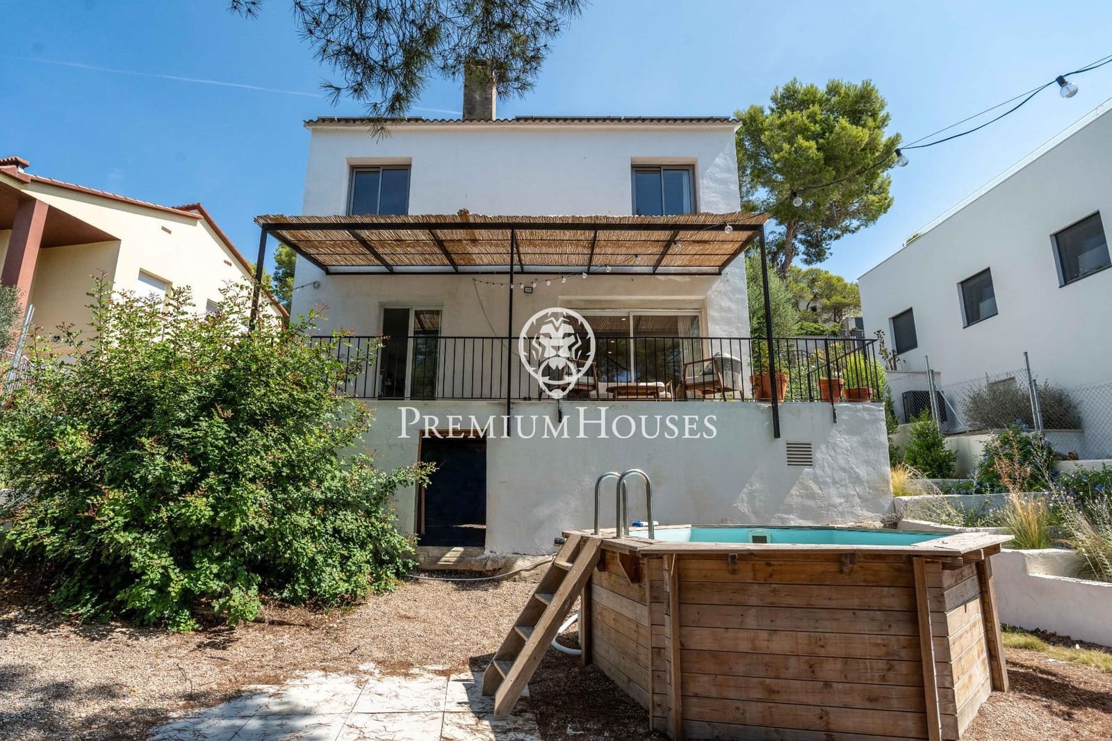4 bedroom Villa for sale in Sant Pere de Ribes with pool garage - € 520,000 (Ref: 10021119)