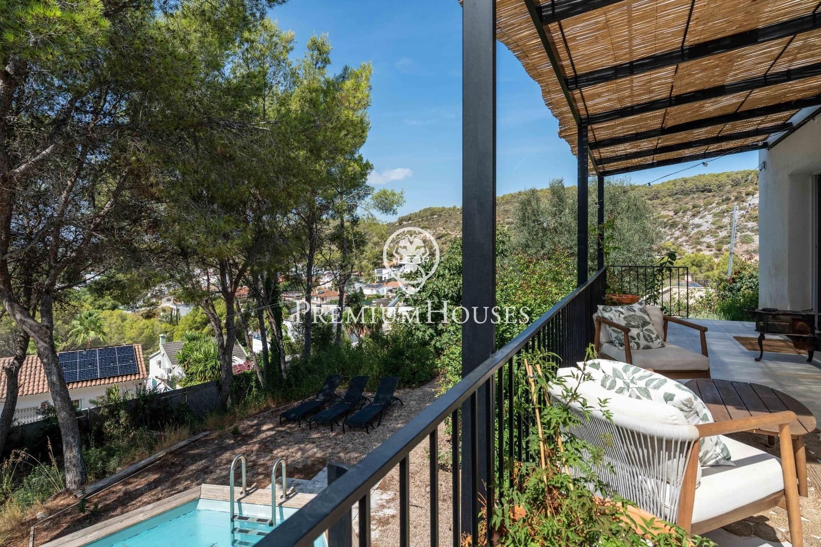 4 bedroom Villa for sale in Sant Pere de Ribes with pool garage - € 520,000 (Ref: 10021119)
